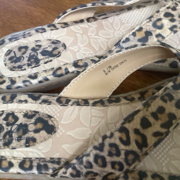BareTraps Leopard Print  Womens  Sandals NWT Size 8.5 - Picture 8 of 9